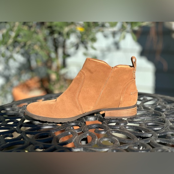 UGG — Aureo II Ankle Boots - Picture 4 of 6